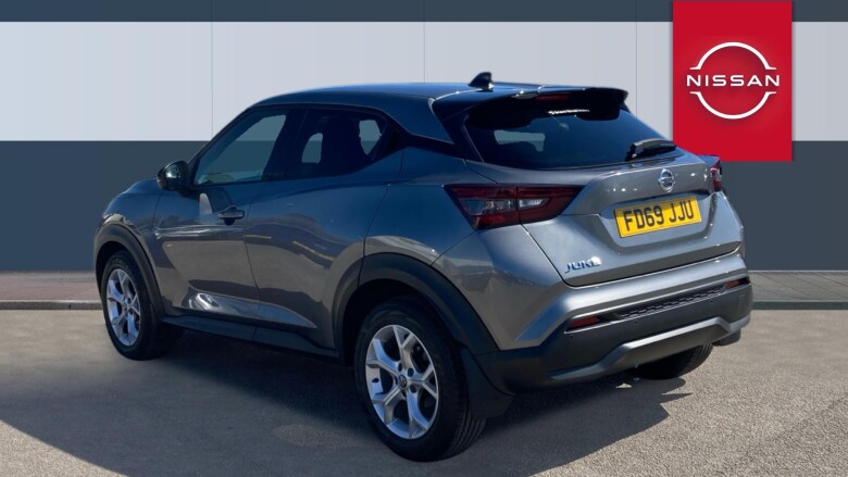 Nissan Juke 1.0 DiG-T N-Connecta 5dr Petrol Hatchback